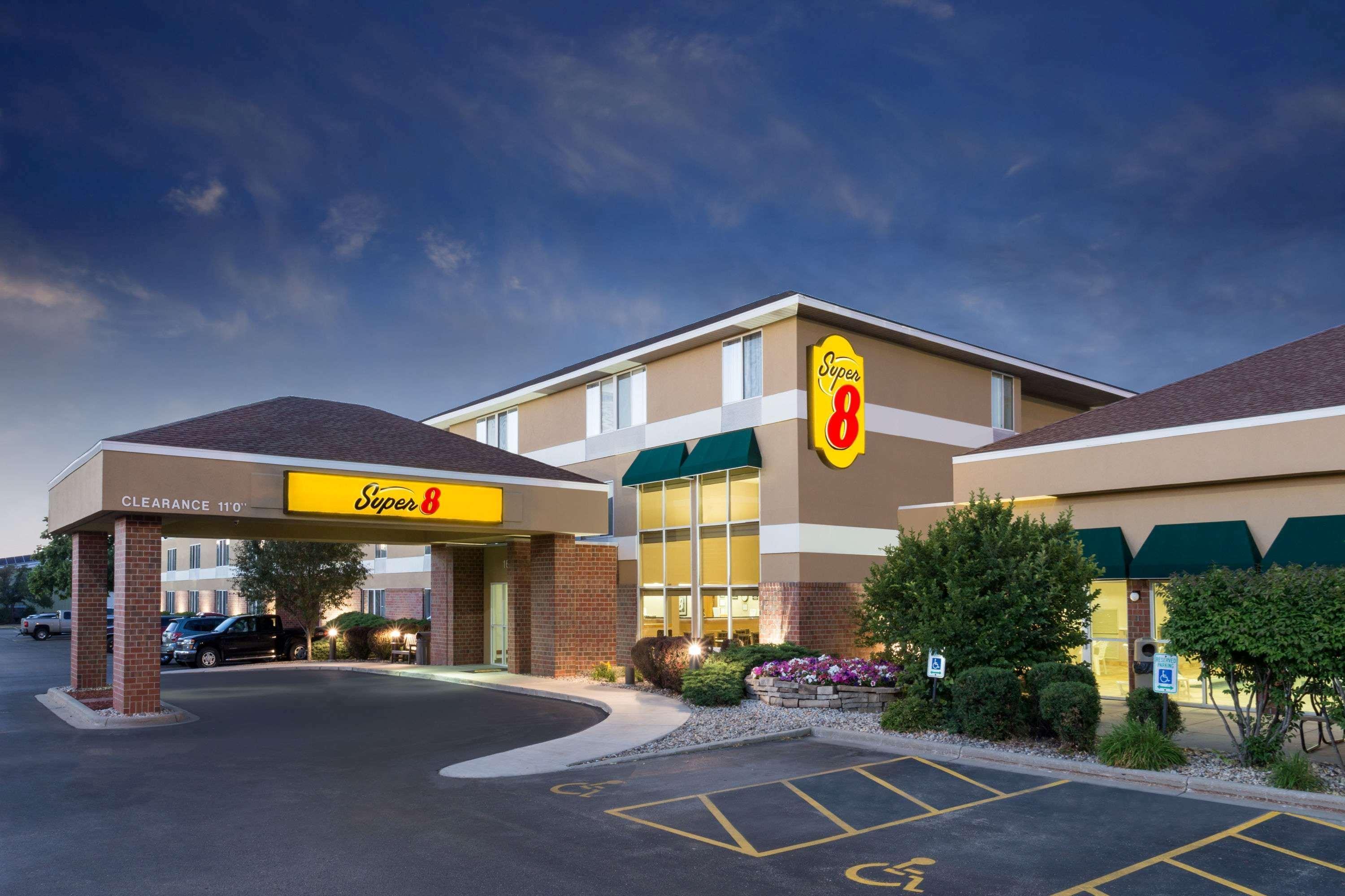 Super 8 By Wyndham Madison South Motel Eksteriør billede