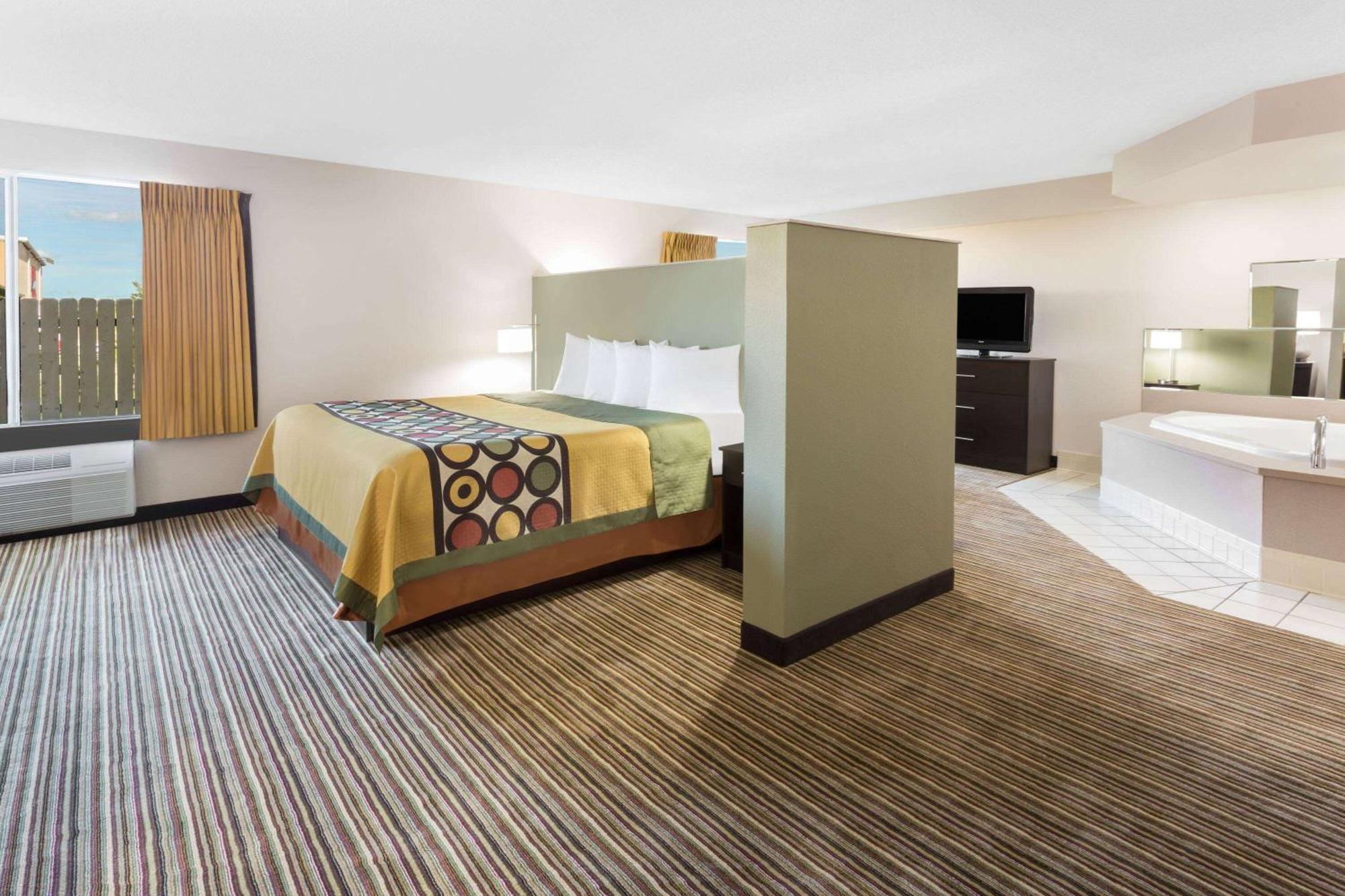 Super 8 By Wyndham Madison South Motel Eksteriør billede