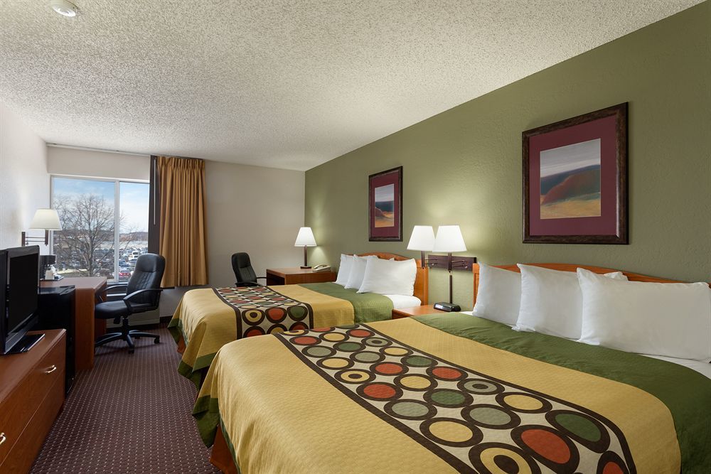 Super 8 By Wyndham Madison South Motel Eksteriør billede